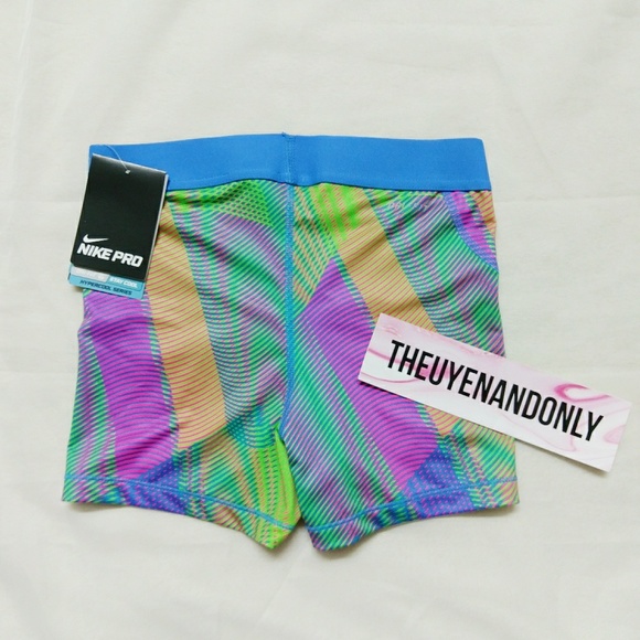 🚫SOLD OUT🚫 $45 NWT Nike Pro Shorts Hyper Cool - Picture 5 of 6