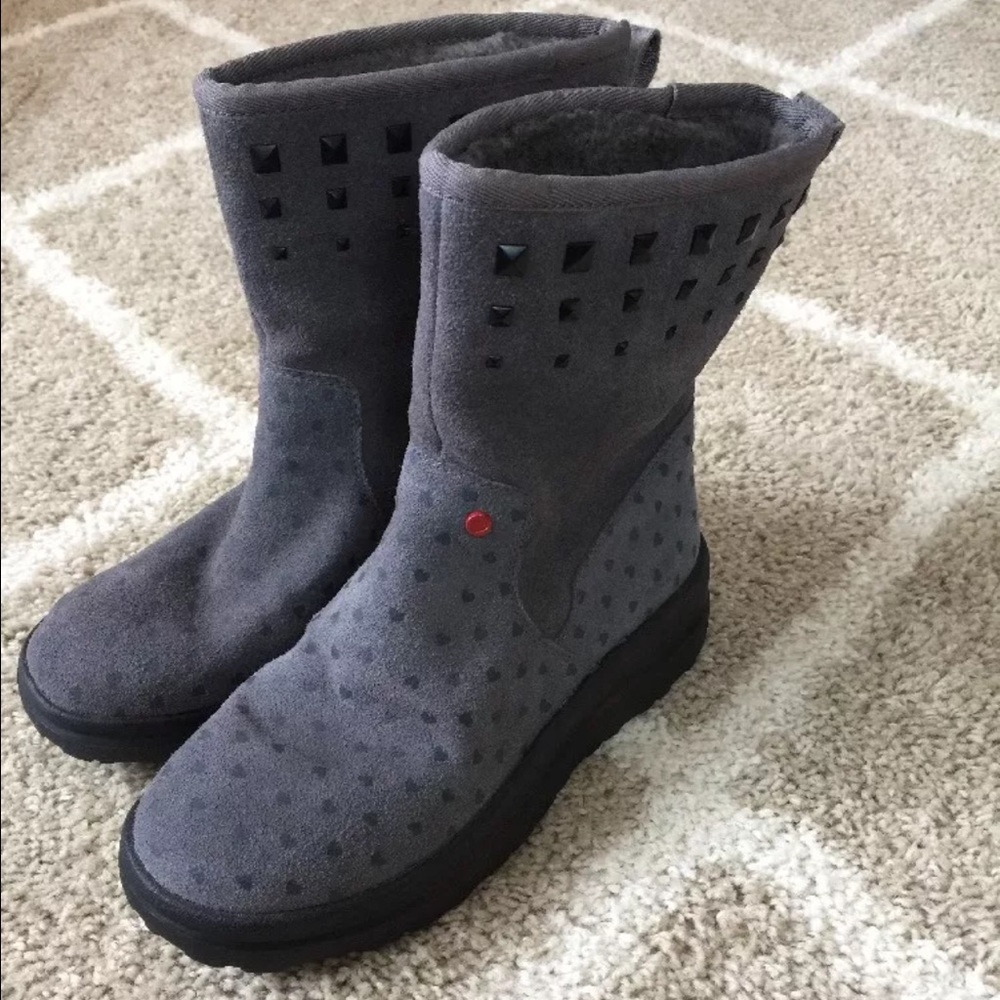 Ugg I Heart Rock n Roll Boots Size 5