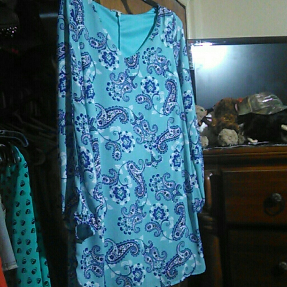 Dress - Picture 3 of 4