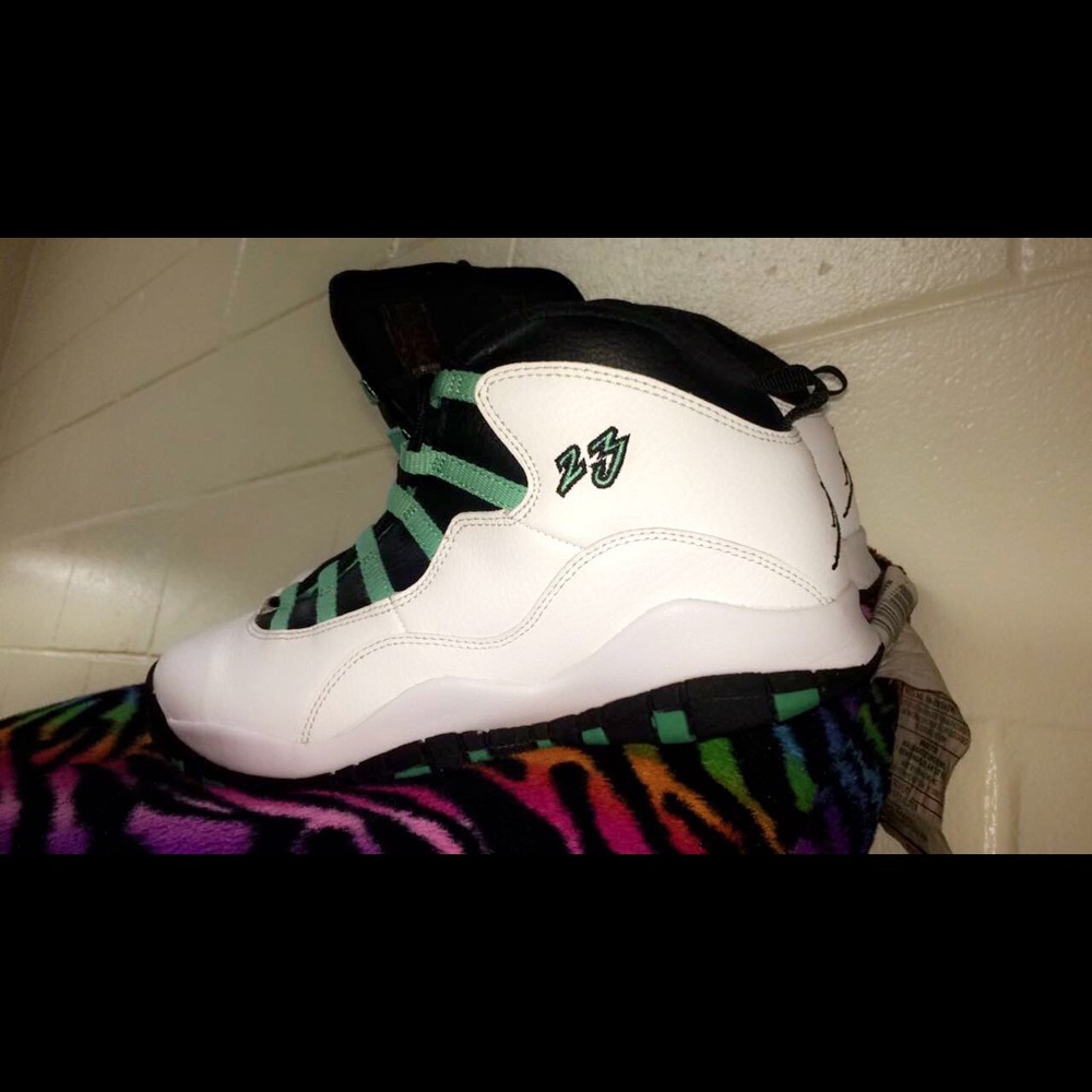 Retro 10s - Picture 2 of 4