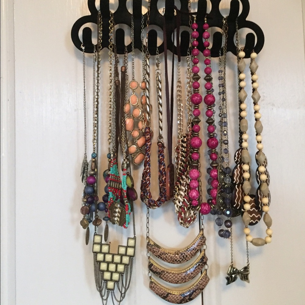 Lot of ~30 costume jewelry