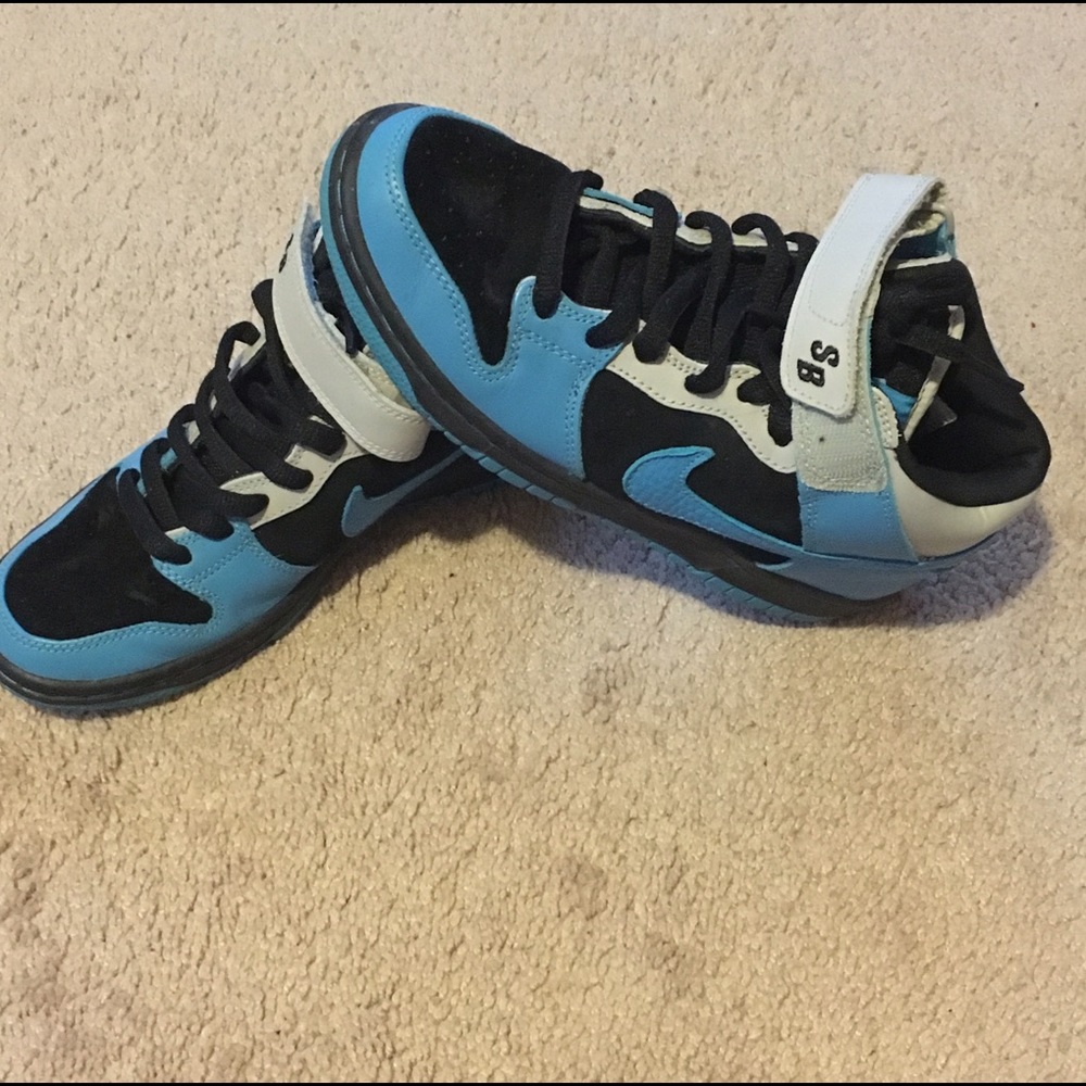 Nike Blue/Black Women's Sneakers Size 6