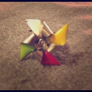 Pinwheel ring
