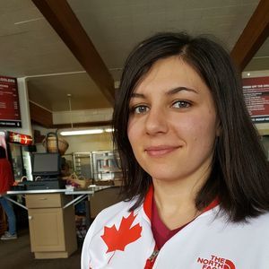 Meet your Posher, Laura