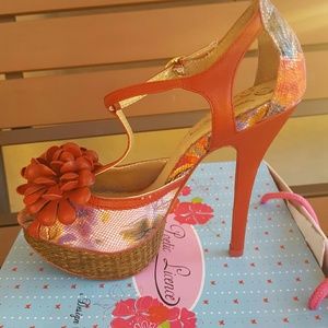 Sexy heels by Poetic License  size 6M