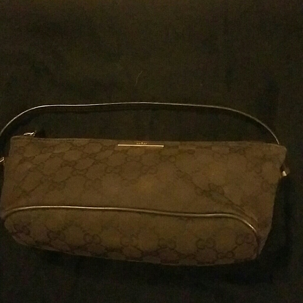 Gucci wristlet