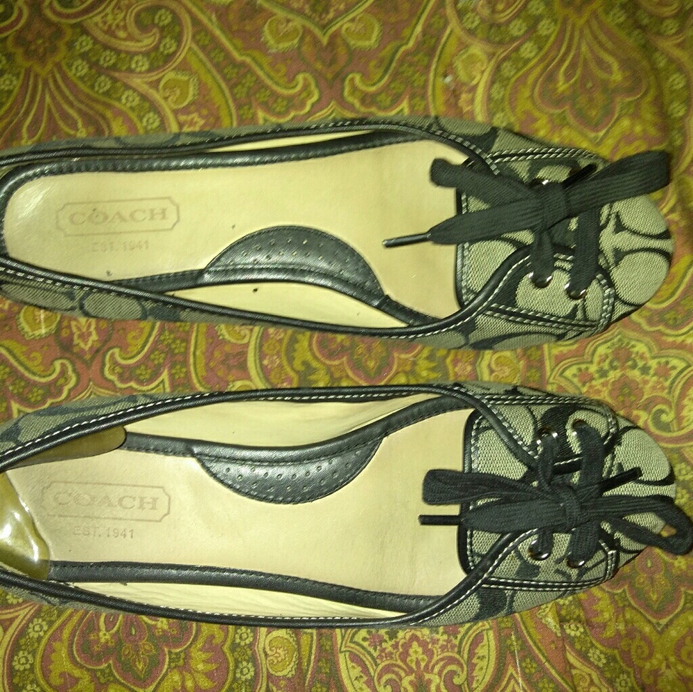 Like new coach lace flates