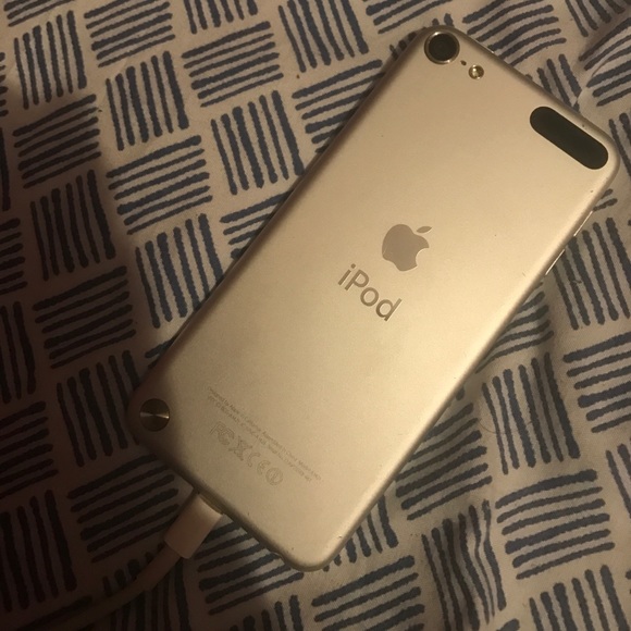 iPod touch 5th gen - Picture 2 of 3
