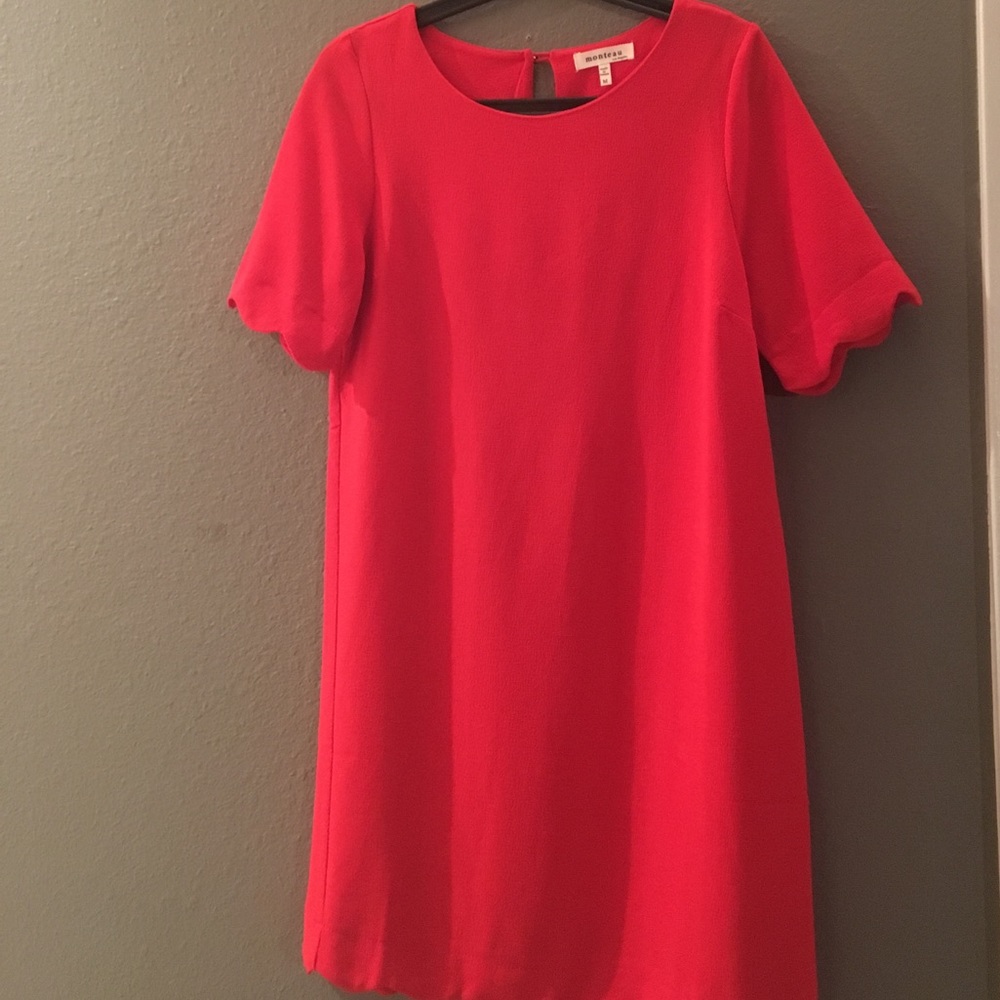 Scalloped red dress