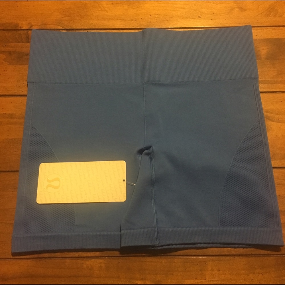 LULULEMON BLUE SCULPT SHORTS NWT - Picture 2 of 4