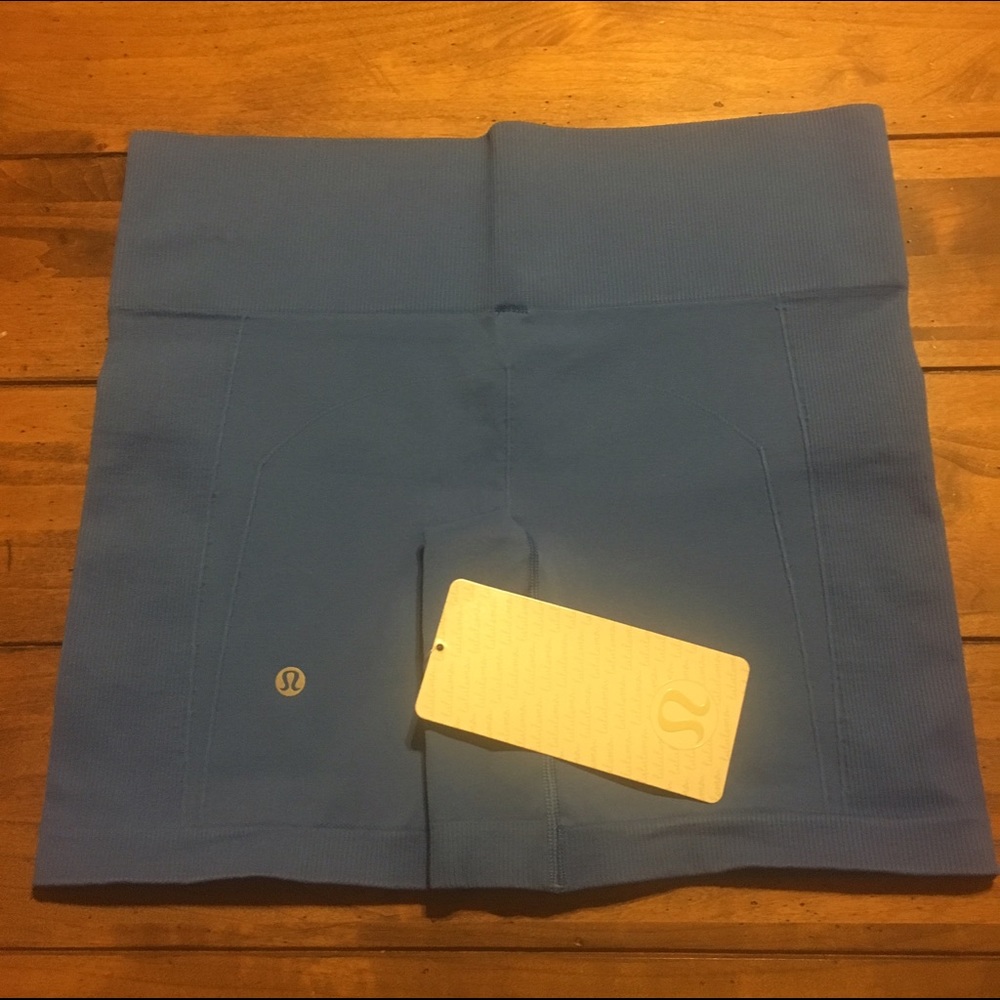LULULEMON BLUE SCULPT SHORTS NWT - Picture 3 of 4