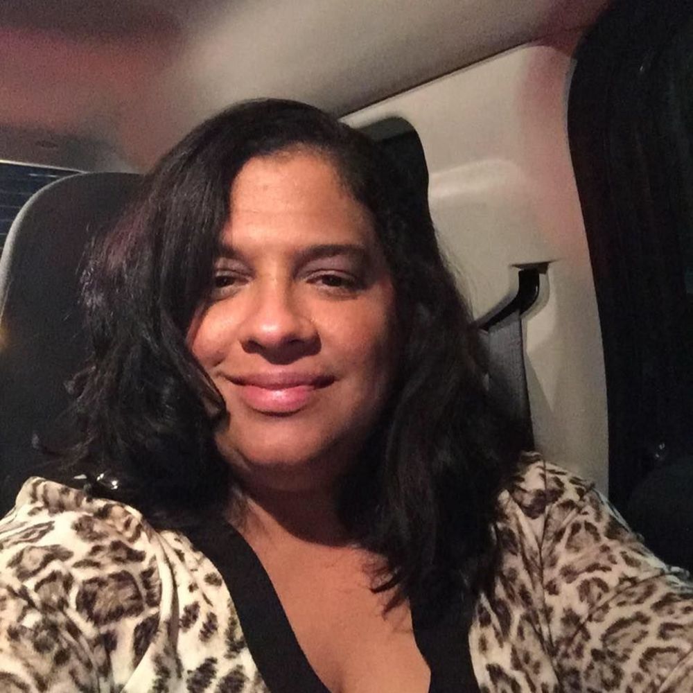 Meet your Posher, Leonor