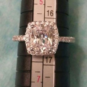 NWOT CZ DIAMOND SILVER RING