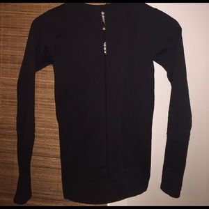 ALO YOGA NEVER WORN LONG SLEEVE