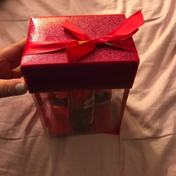 NWT B&BW Collection - Picture 2 of 5