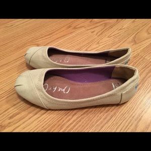 Cream TOMS ballet flats