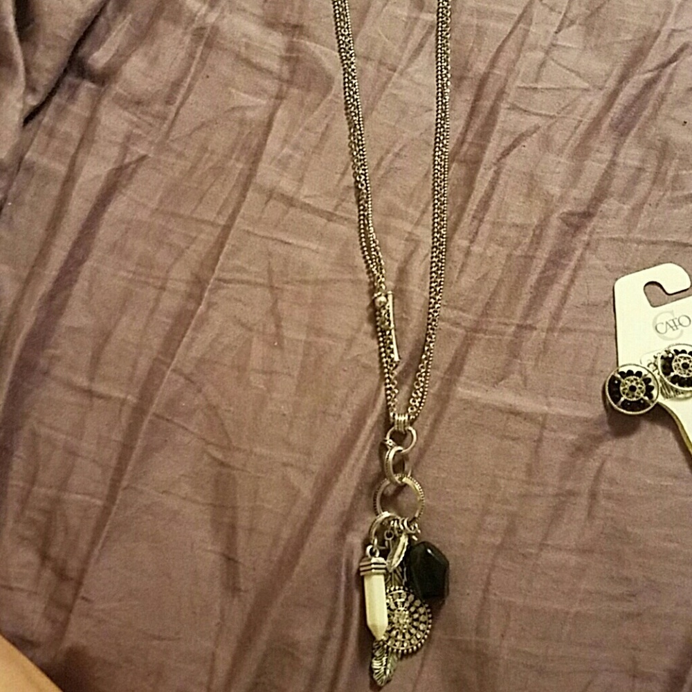 Neclace and earrings