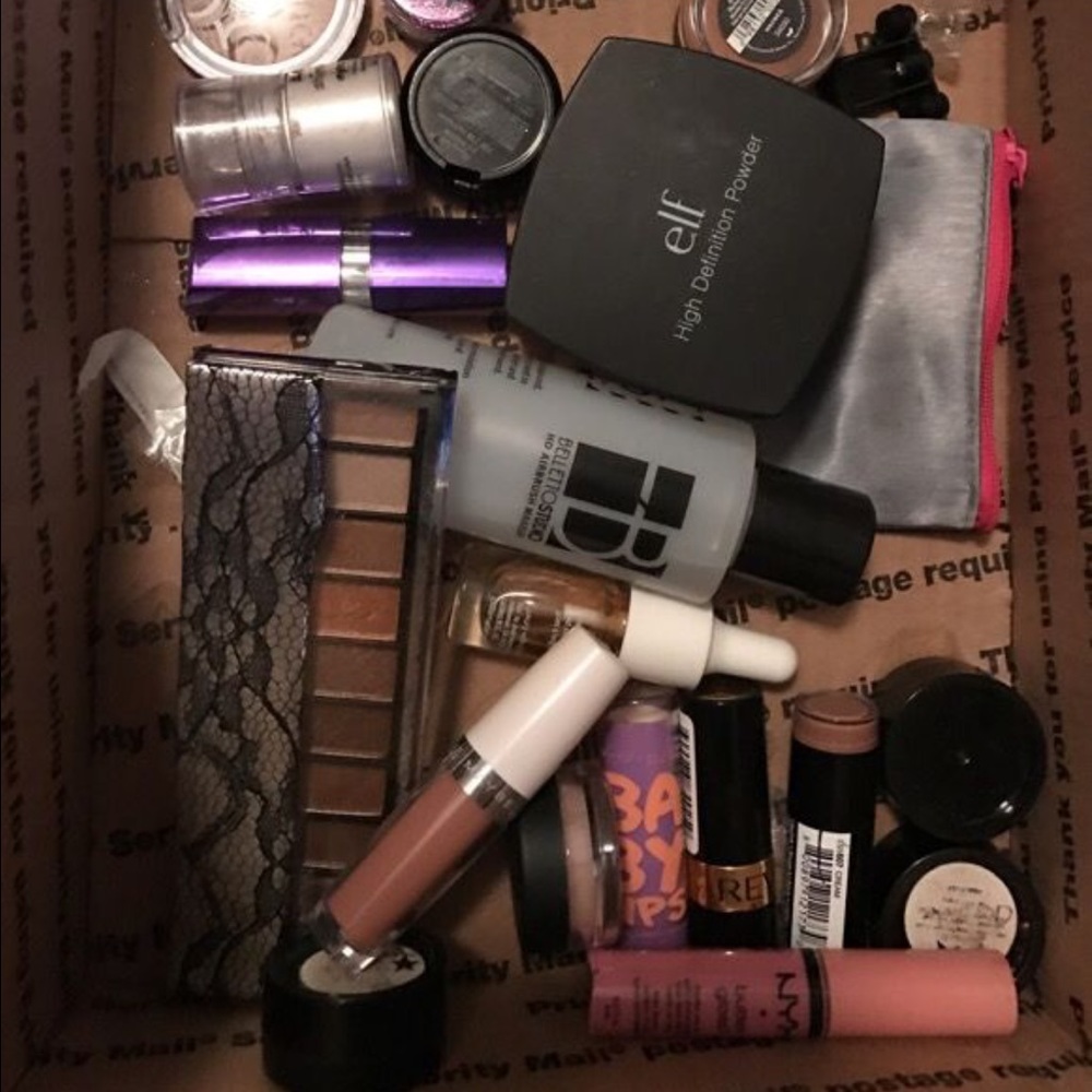 Random make up bundle