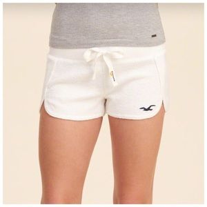 Hollister Reverse Terry Curved Hem Shorts [white]
