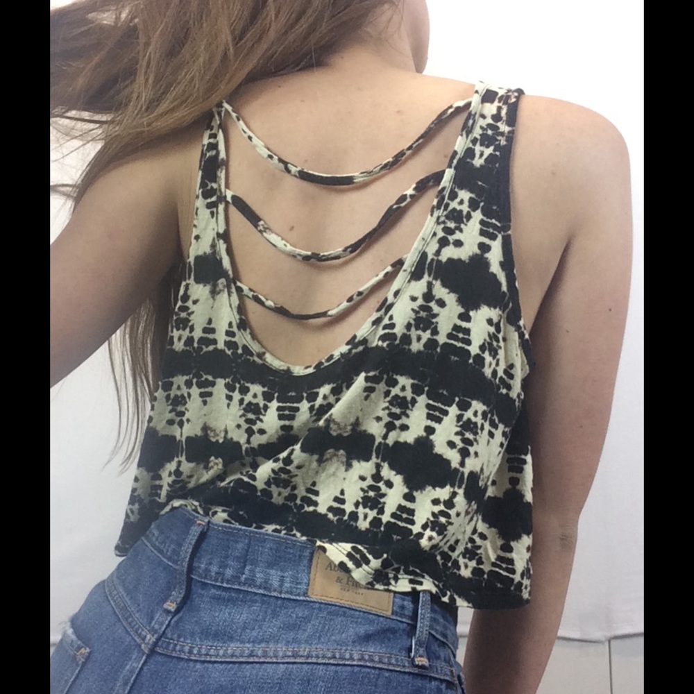 Backless crop top