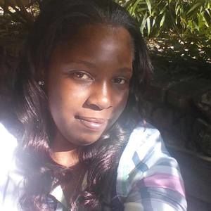 Meet your Posher, Leah