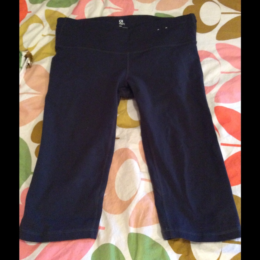 Gap body size medium cropped pants