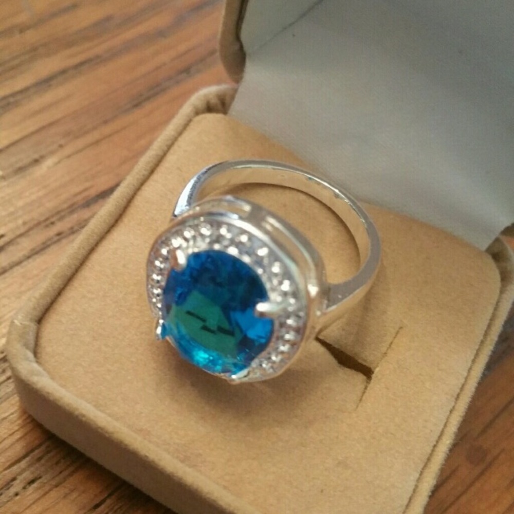 NWT LADIES STERLING SILVER RING 8