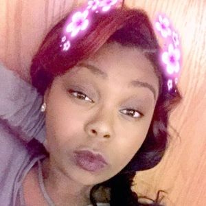 Meet your Posher, Dominique