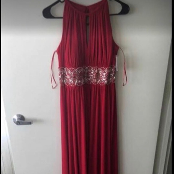 Long formal dress - Picture 1 of 1