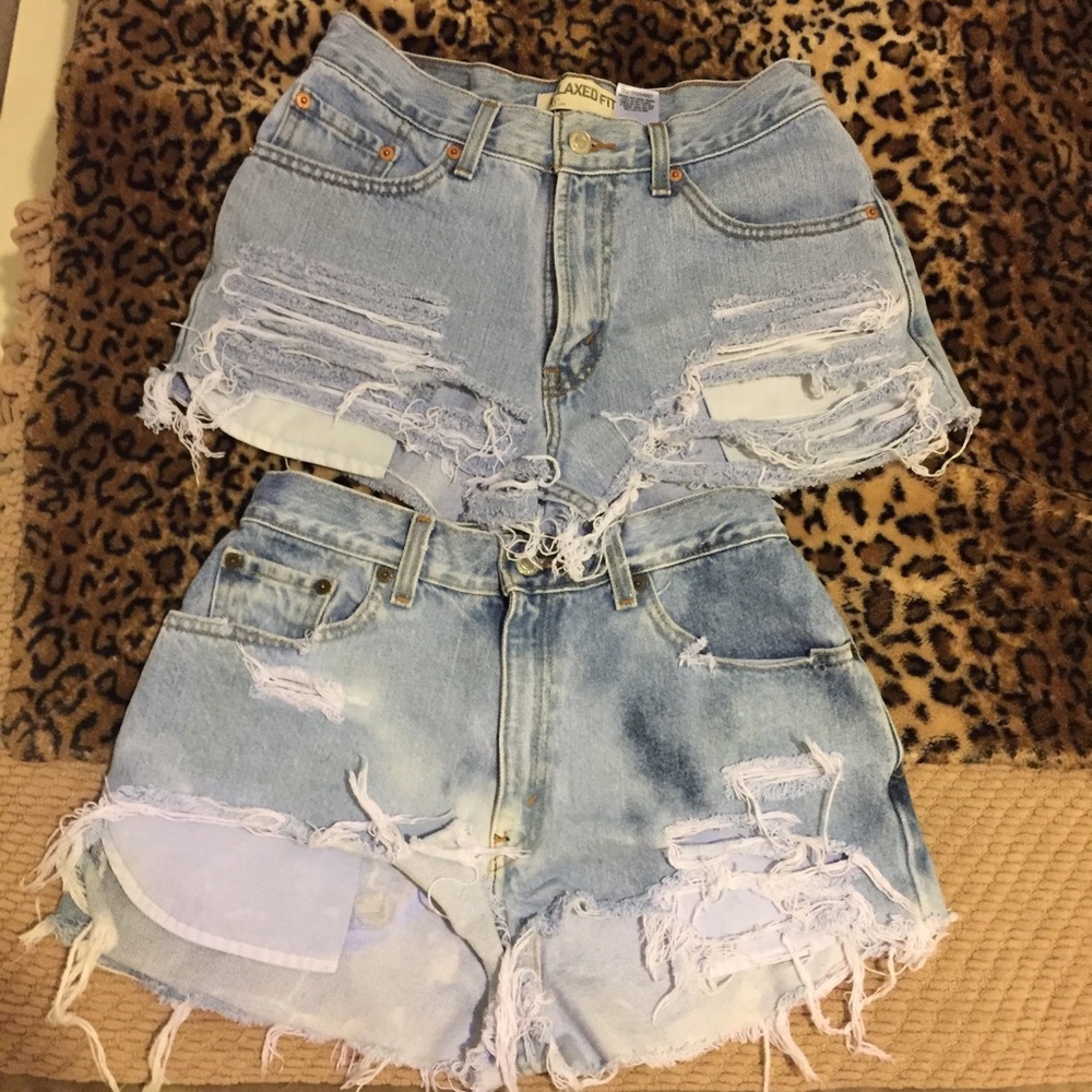 Levi's high wasted shorts (2)