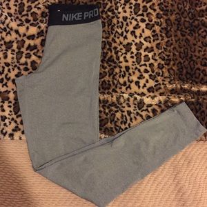 Nike pro workout leggings