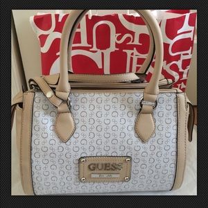AUTHENTIC Guess women Proposal Color White W Brown
