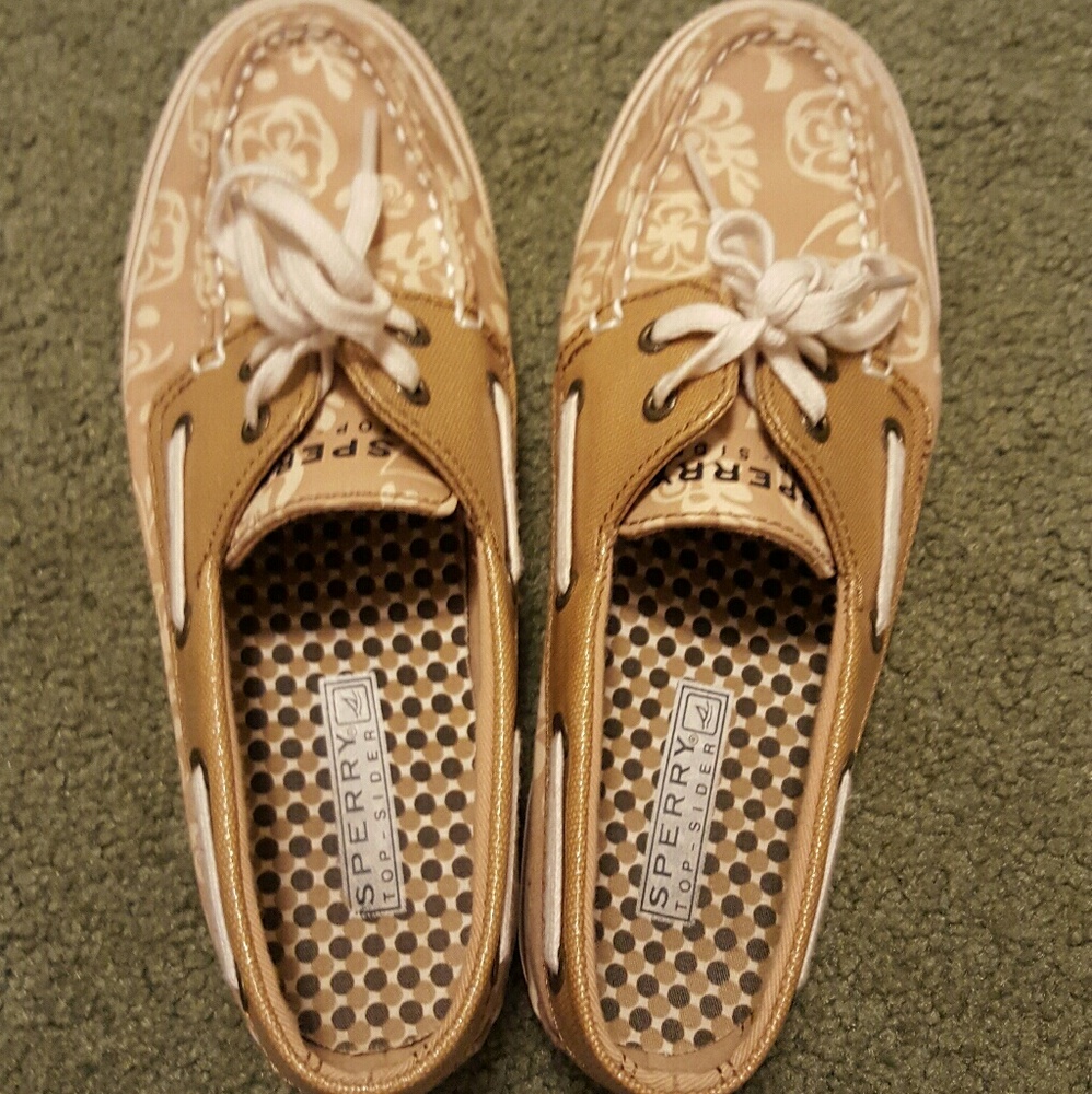 Tan canvas Sperry boat shoes