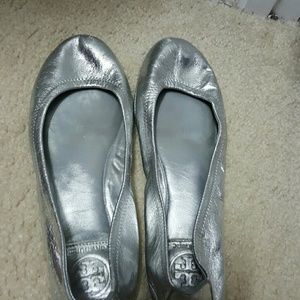 Silver flats tory burch