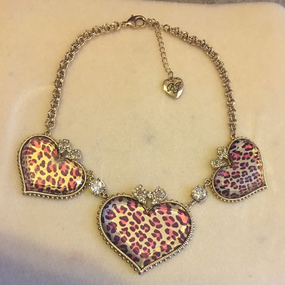 Heart cheetah necklace