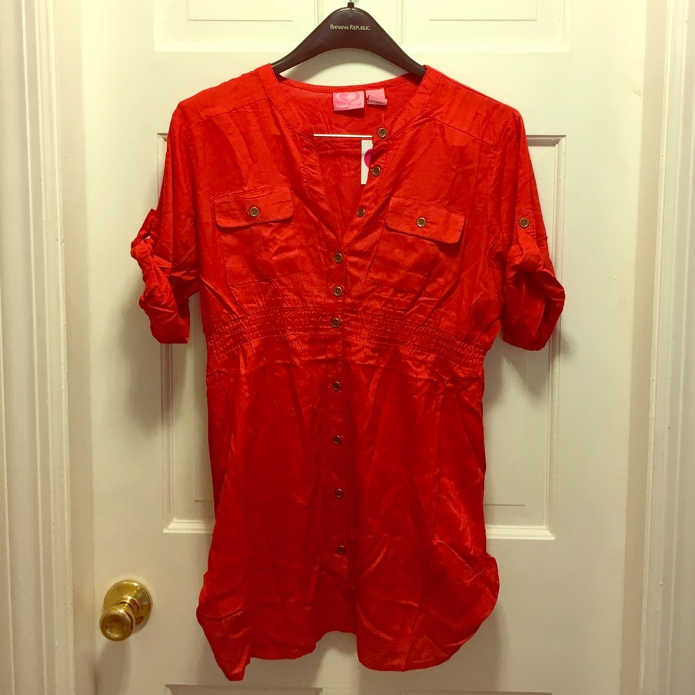 New with tags roll sleeve maternity shirt