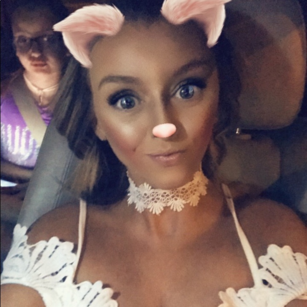 Meet your Posher, Shana