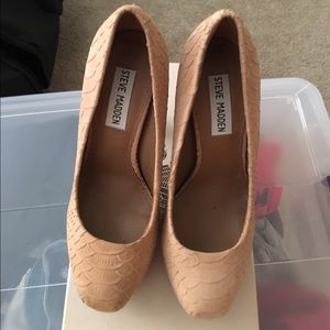 Steve Madden Pumps