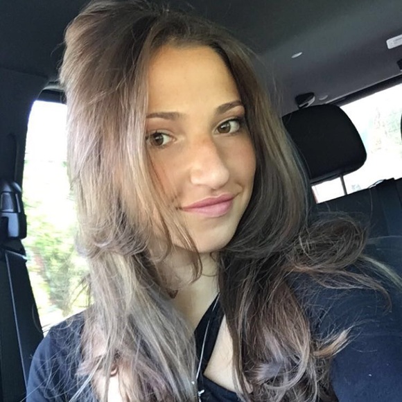 Meet your Posher, Monica - Picture 1 of 1