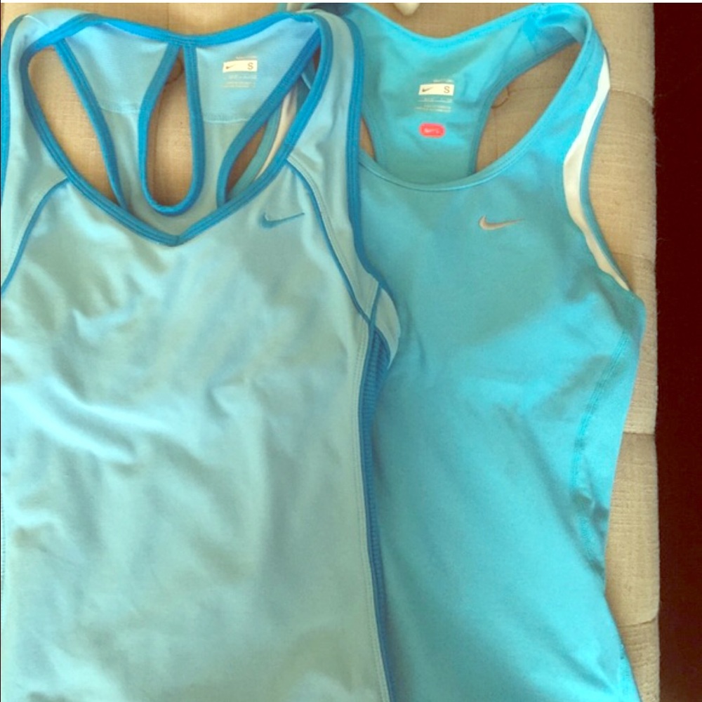 2 Nike Active Tops 💙💙
