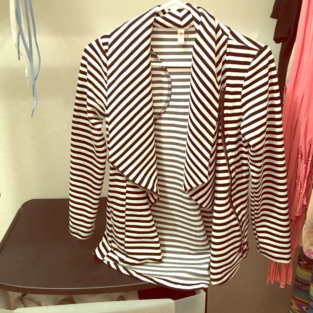 Size medium blazer/cardi