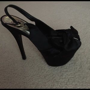 Fergie black heel