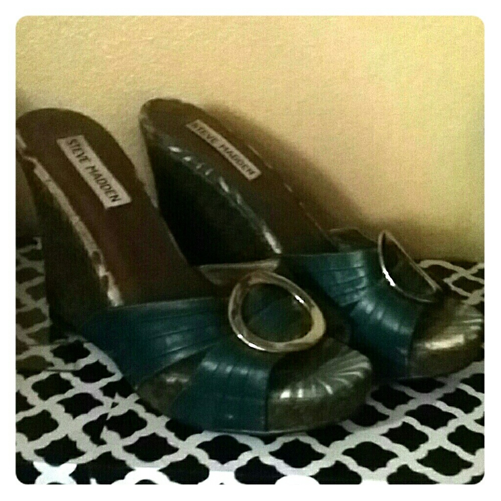Teal wedges