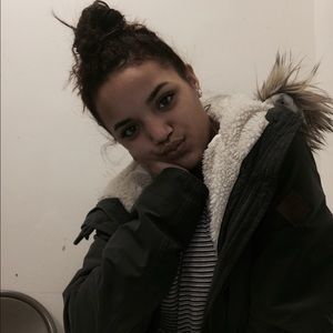 Meet your Posher, Shaina