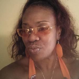 Meet your Posher, Brenda