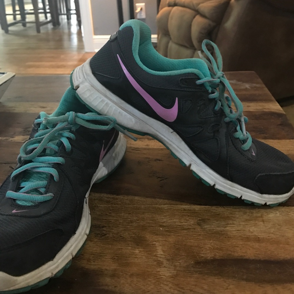 Nike Revolution 2