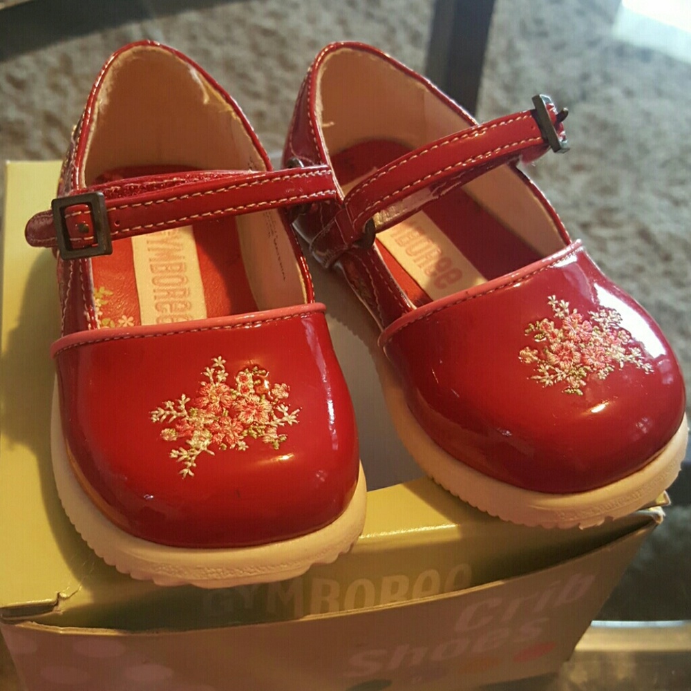 Gymboree baby shoes size 2 (6-9)month