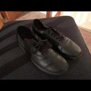 No slip work sneakers