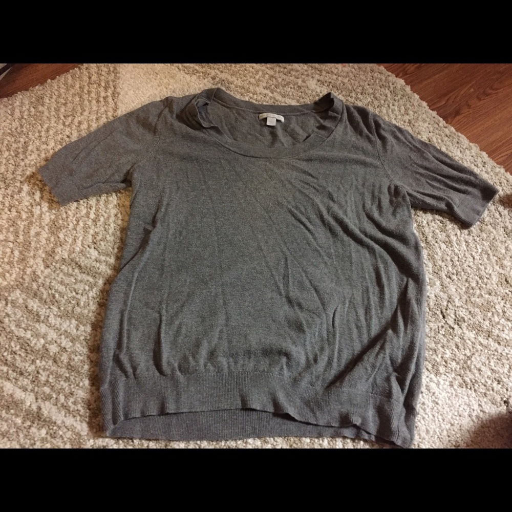 Gray short sleeve sweater