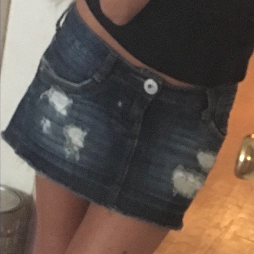 Guess mini skirt size 24